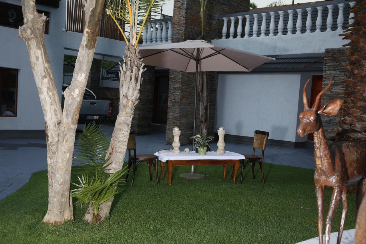 Hotel Travetel Or Tambo Airport Kempton Park Exterior foto